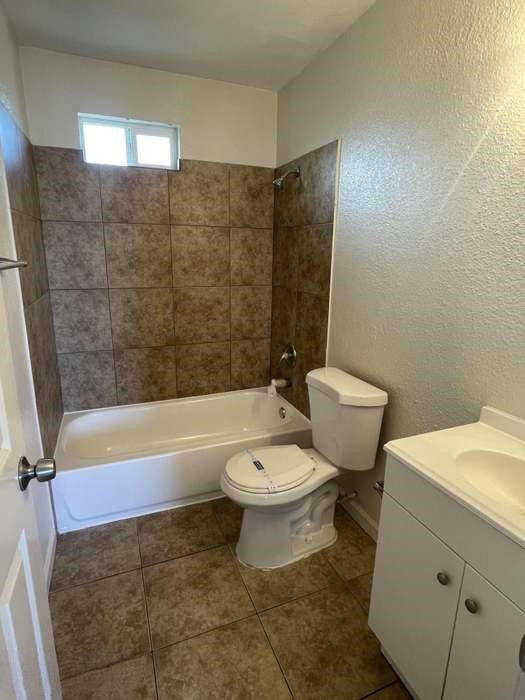 1444 S 13th Ave #4 - Photo 3 of 8