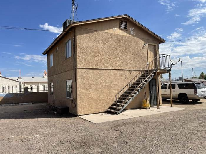 1444 S 13th Ave #4 - Photo 6 of 8