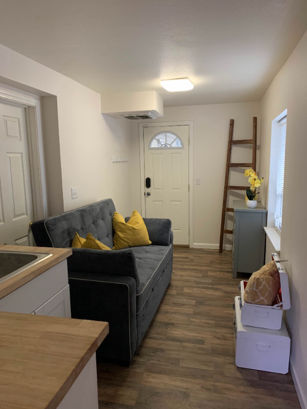 121 S Main St #B - Photo 3 of 11