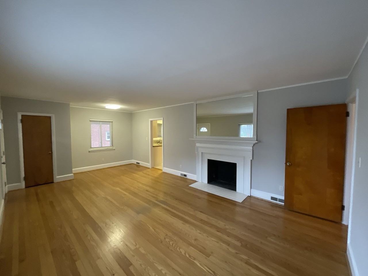 932 Hickory Nut St - Photo 3 of 17