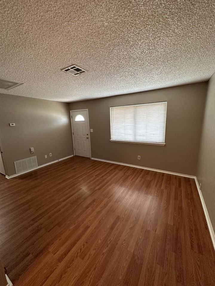 620 N Janeway Ave #NA - Photo 3 of 13