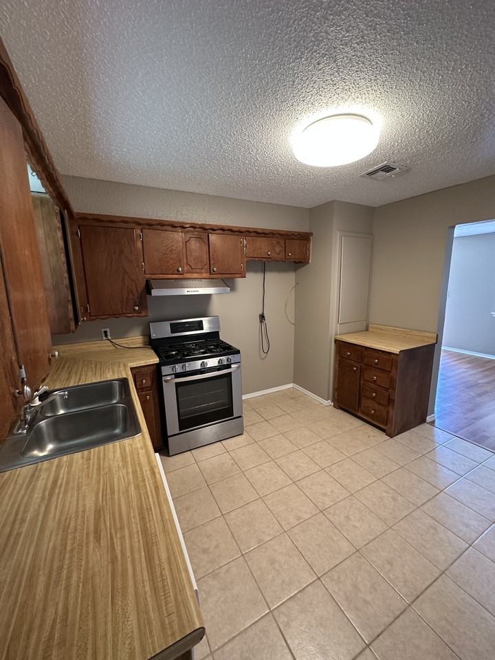 620 N Janeway Ave #NA - Photo 4 of 13