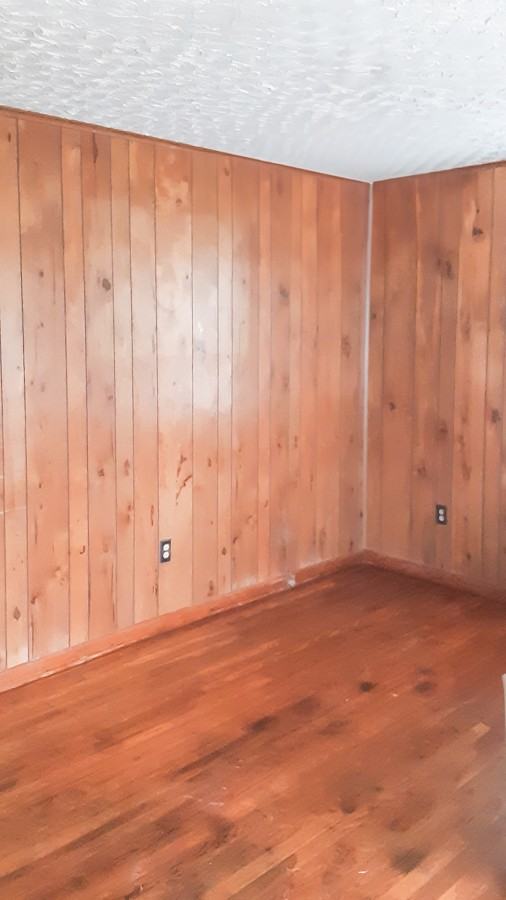 936 Clarke St #NA - Photo 2 of 9