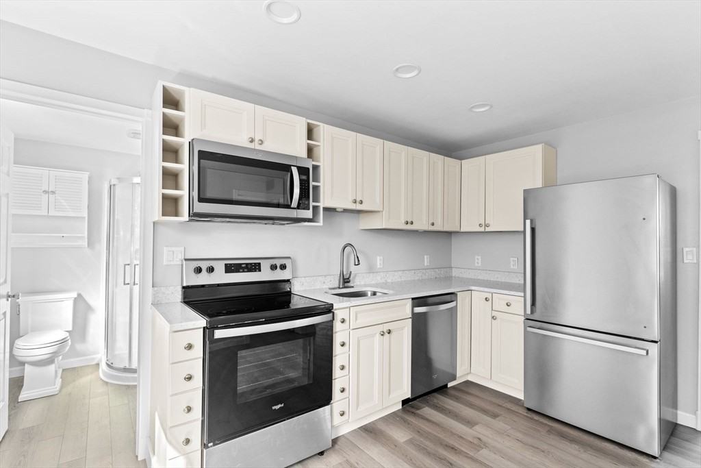 352 Beulah St #2 - Photo 3 of 17