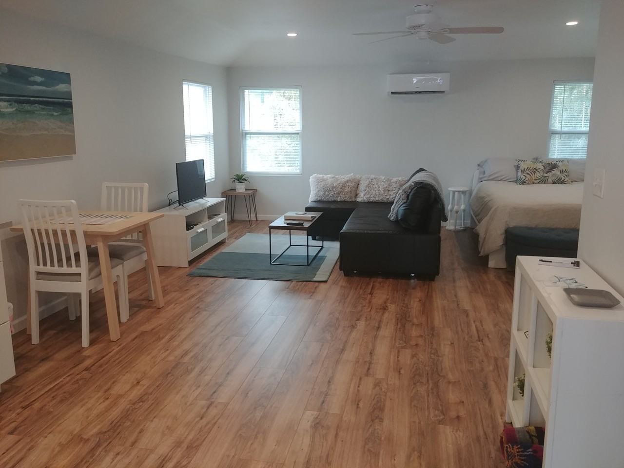 225 Lora St #G - Photo 2 of 5