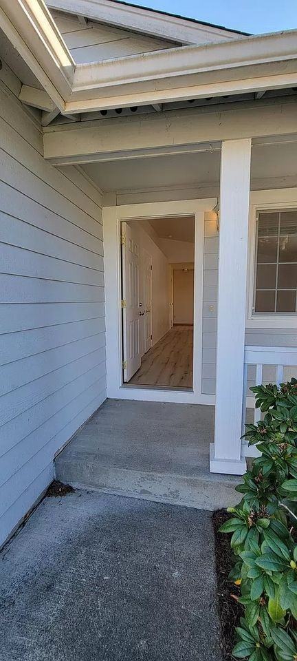 5614 103rd St Ne #NA - Photo 3 of 14