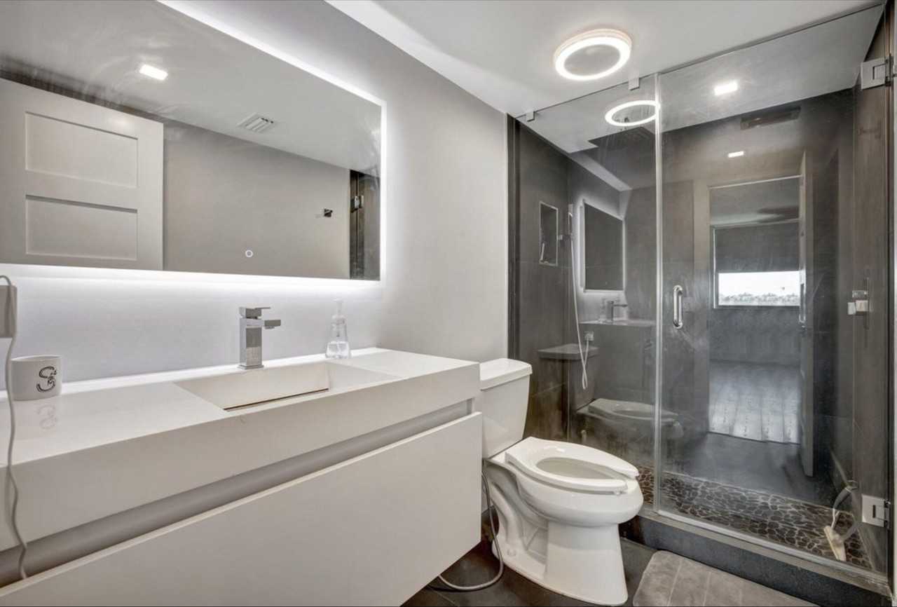 118 Lake Emerald Dr #410 - Photo 6 of 21