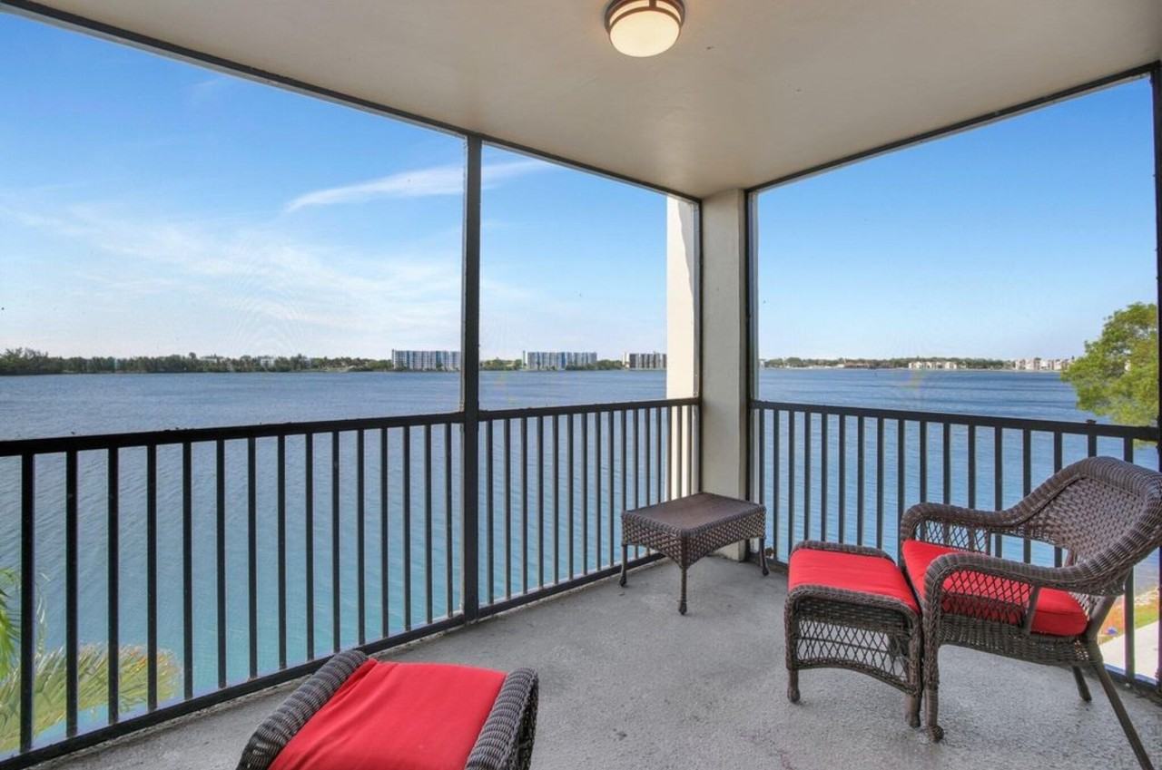 118 Lake Emerald Dr #410 - Photo 4 of 21
