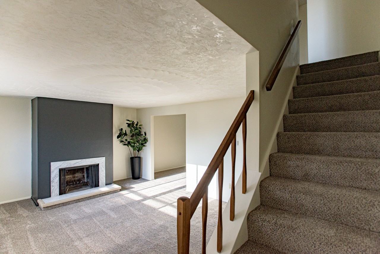 1010 Ryeland Ct - Photo 2 of 19