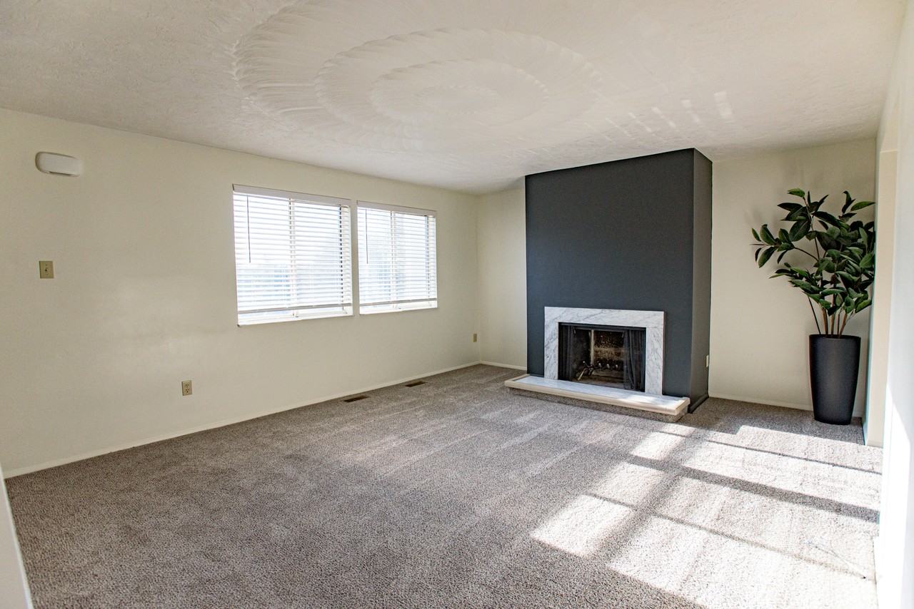 1010 Ryeland Ct - Photo 3 of 19