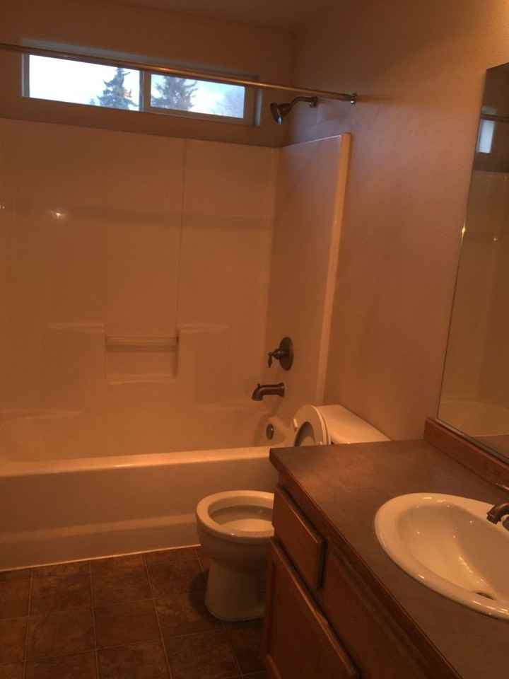 1398 Ne Elk Ct #1 - Photo 4 of 6