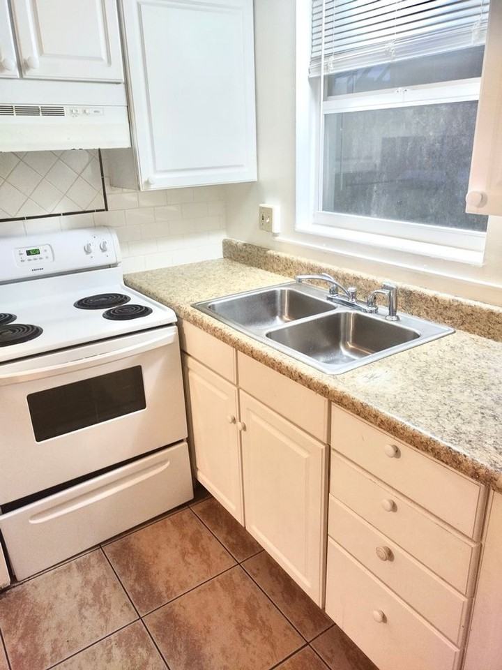 330 Orange Blossom Dr. - Photo 3 of 8