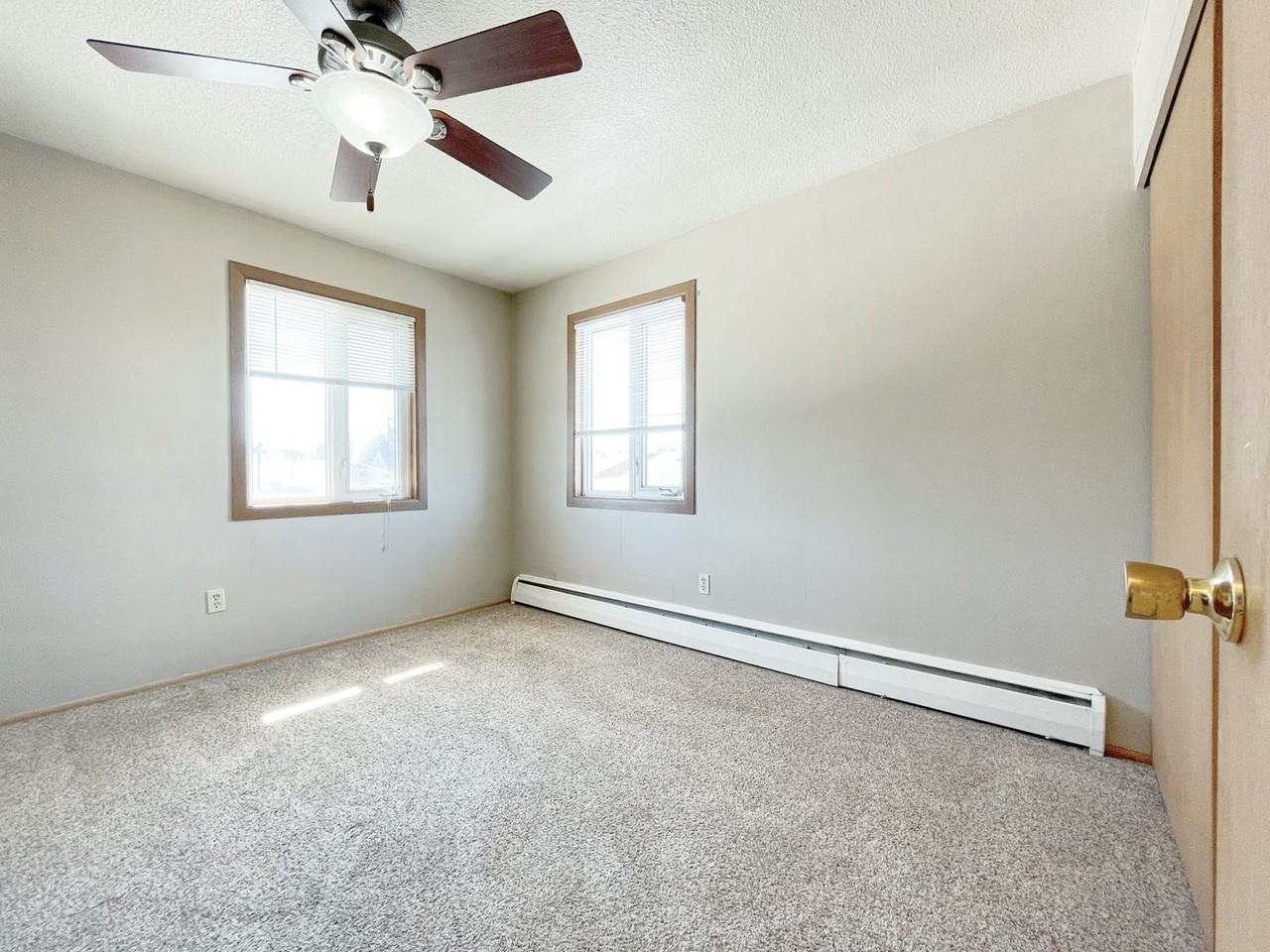 Fairmont Apartments - Photo 6 of 11