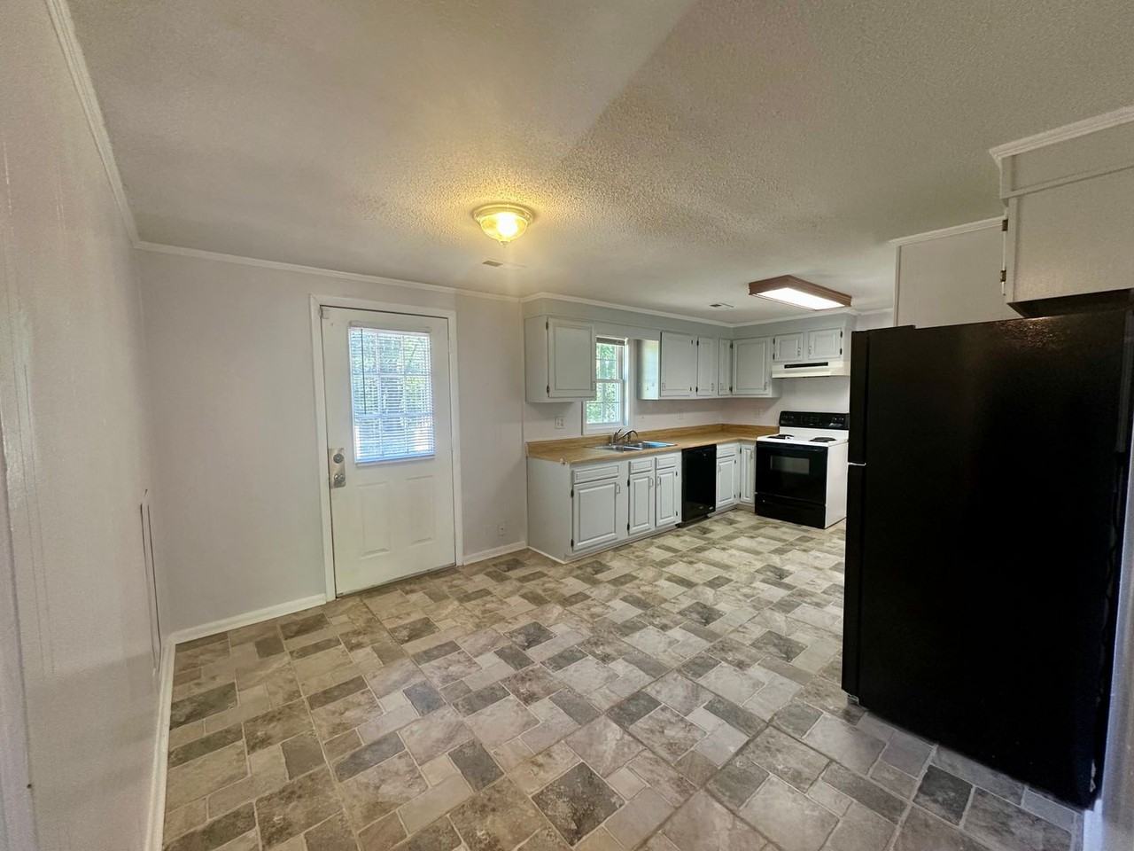 5405 Old Camden Rd - Photo 3 of 9