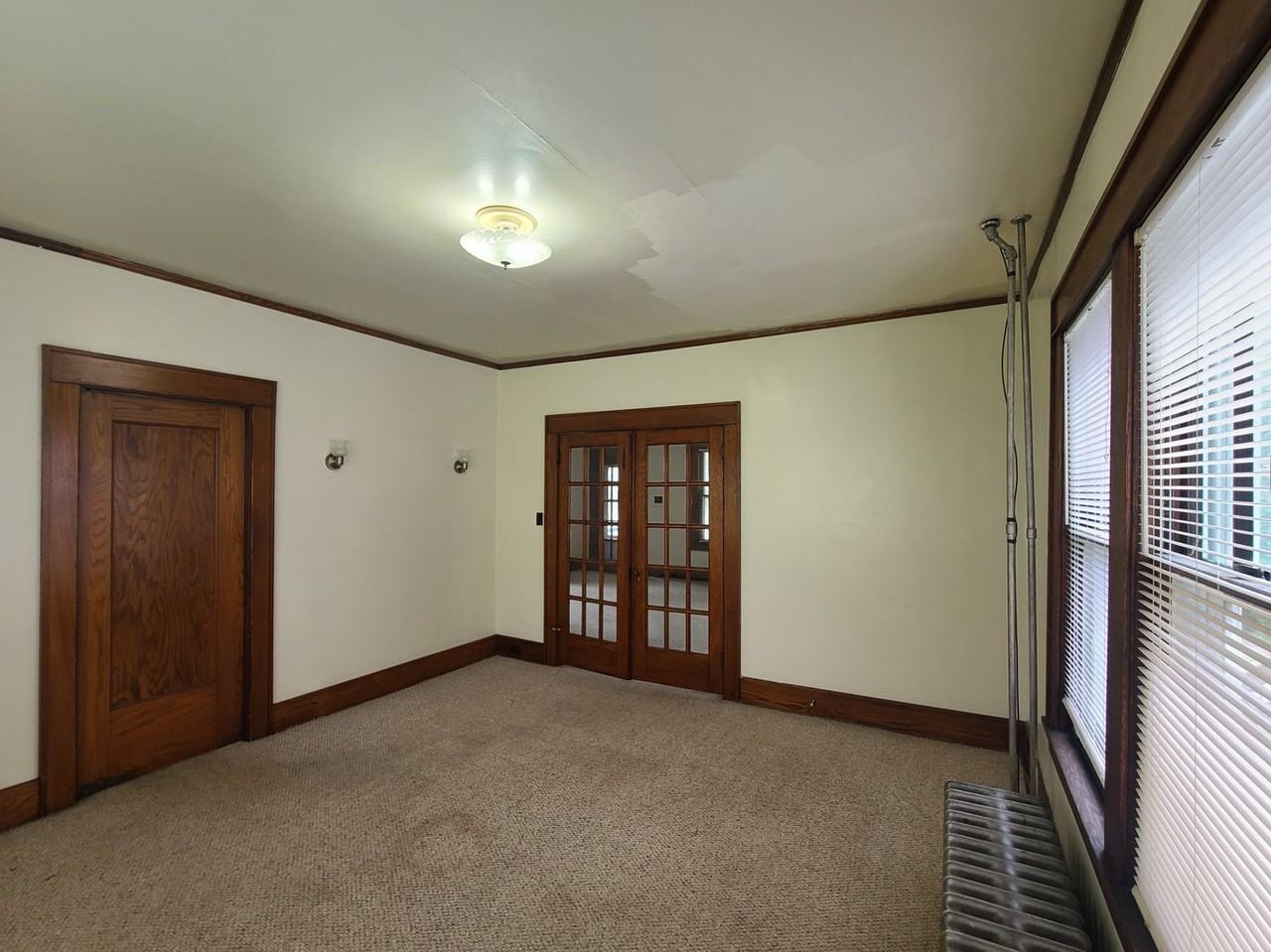 301 Glendon St - Photo 7 of 17