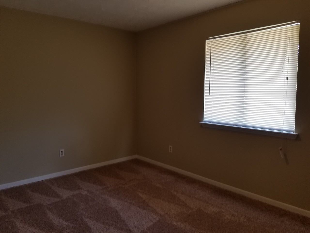 6415 Lenawee St - Photo 5 of 11