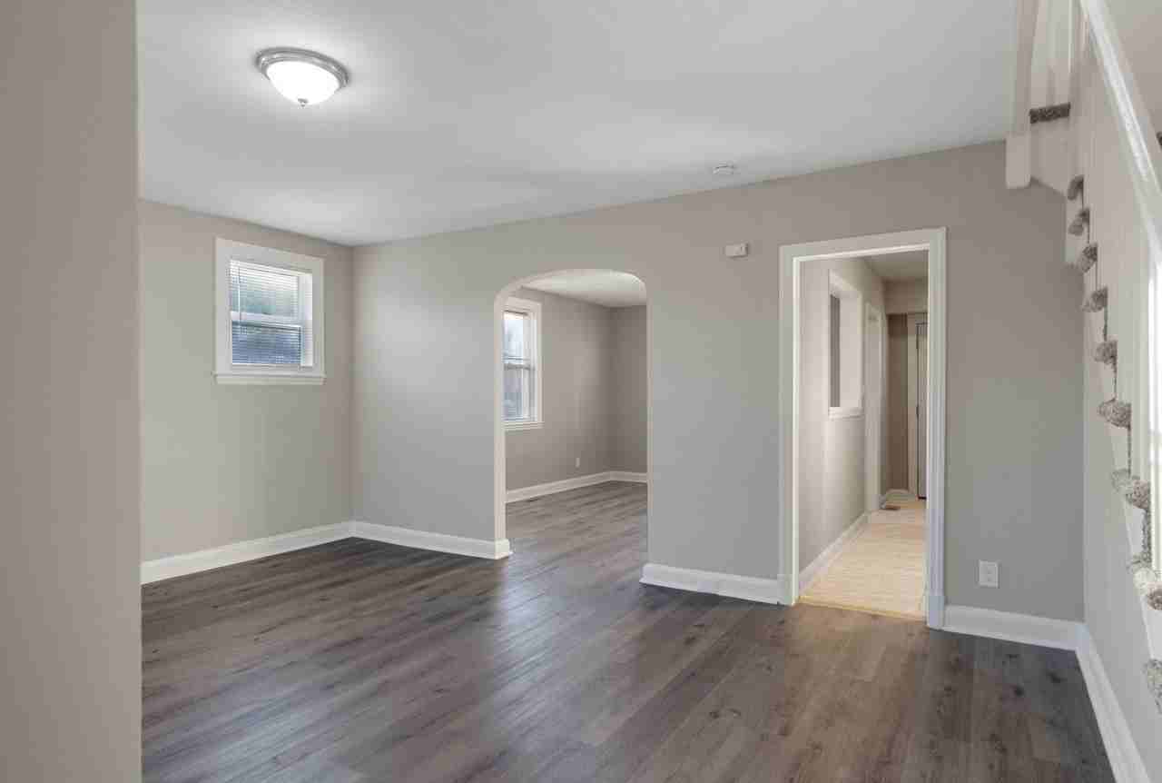 535 Winston Ave - Photo 3 of 20