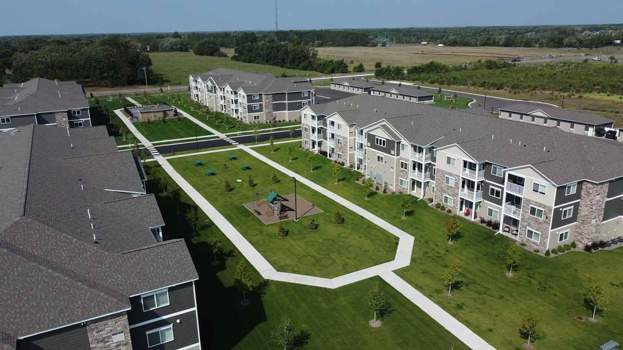 Falcon Apartments 4 - Photo 6 of 16