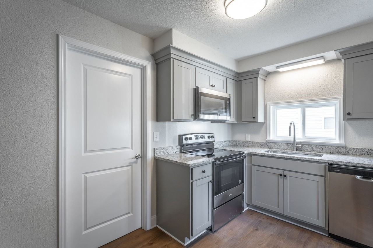 1902 S Watkins Street - Photo 3 of 40