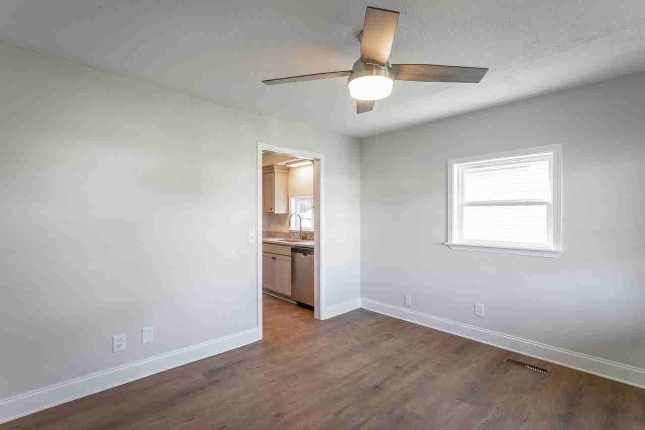 1902 S Watkins Street - Photo 5 of 40