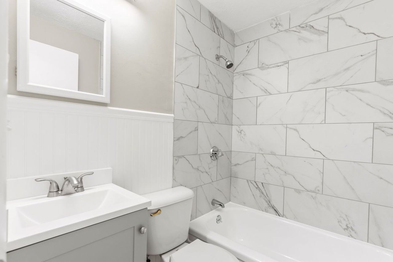 1 Elaine St - Photo 2 of 36