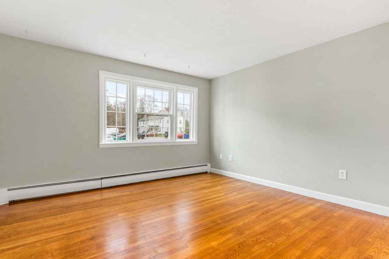 1 Elaine St - Photo 3 of 36