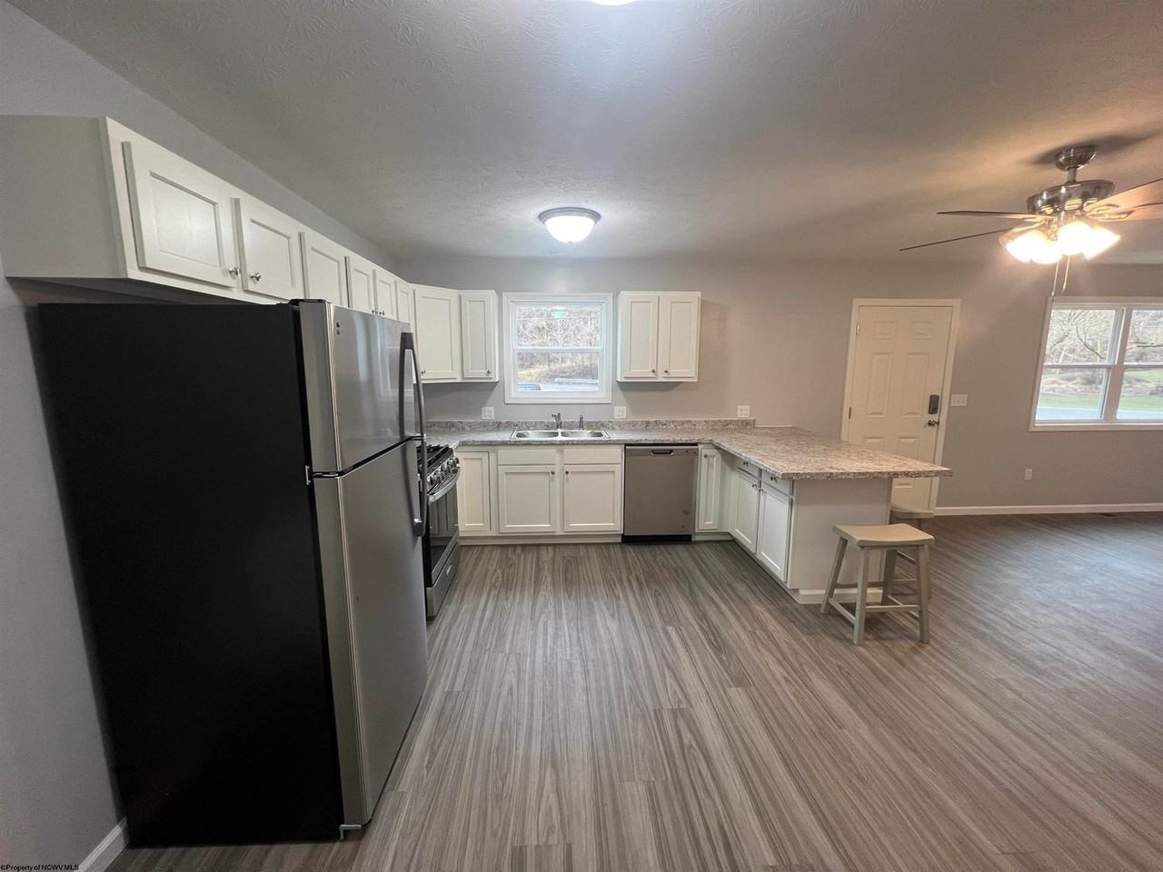 1 South St - Photo 5 of 13