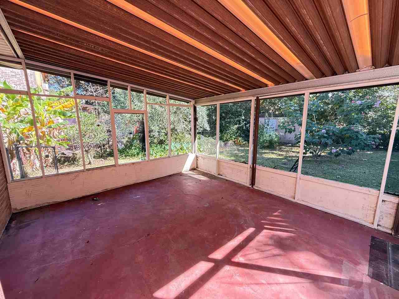 72 Devereaux Ave - Photo 3 of 18