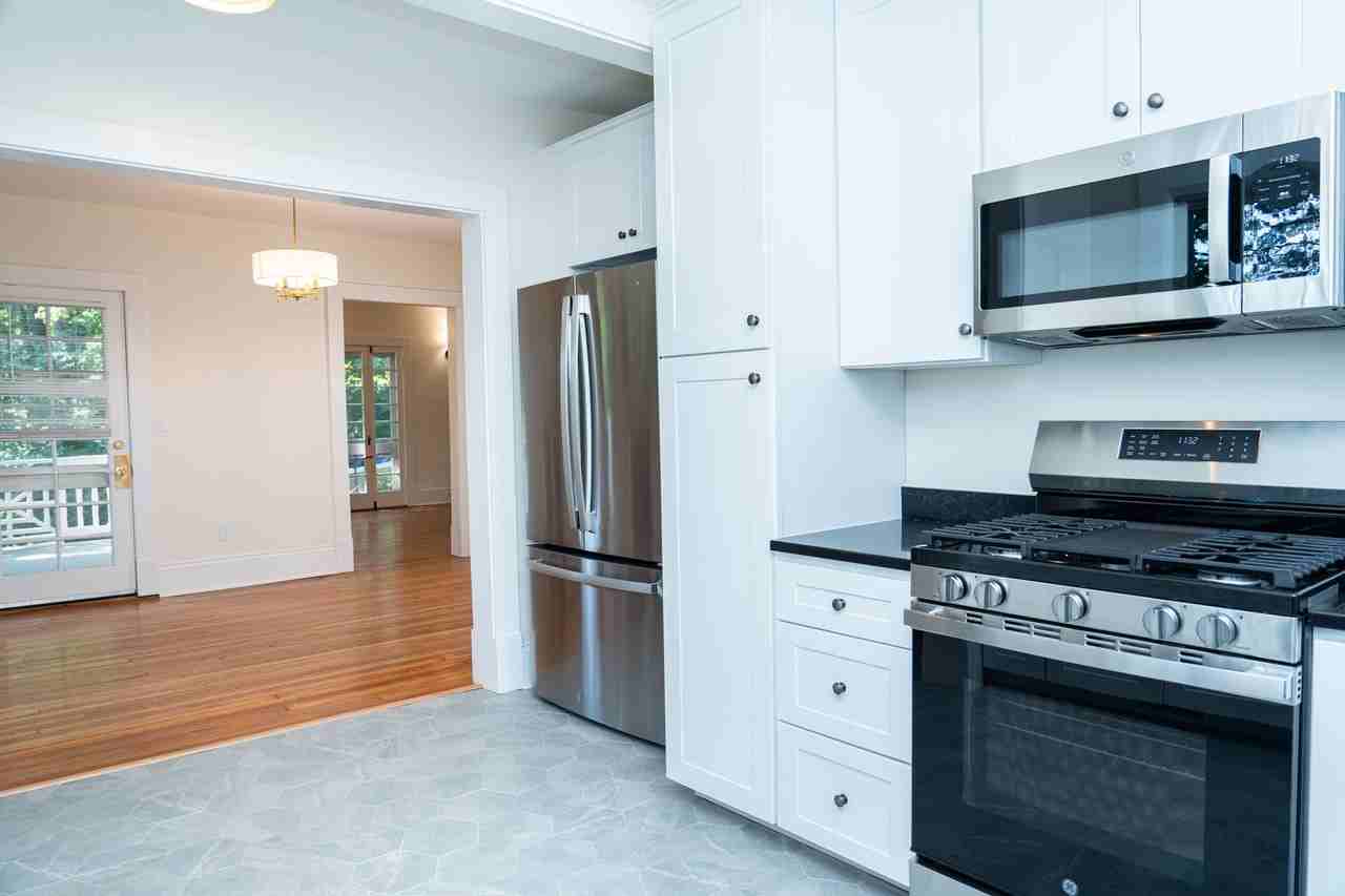 118 Oakhurst Cir - Photo 3 of 50