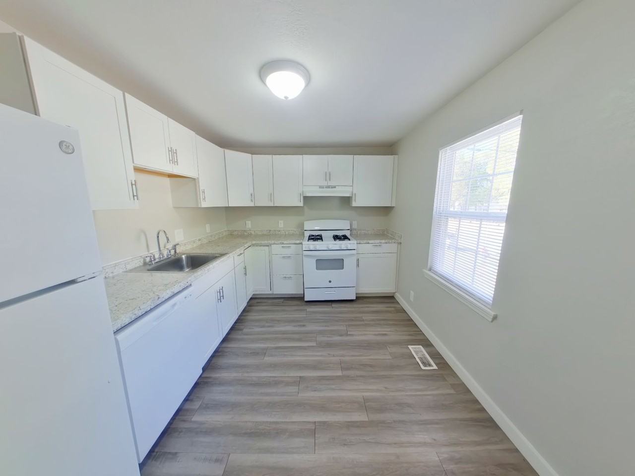 4321 E Bayley St - Photo 3 of 8