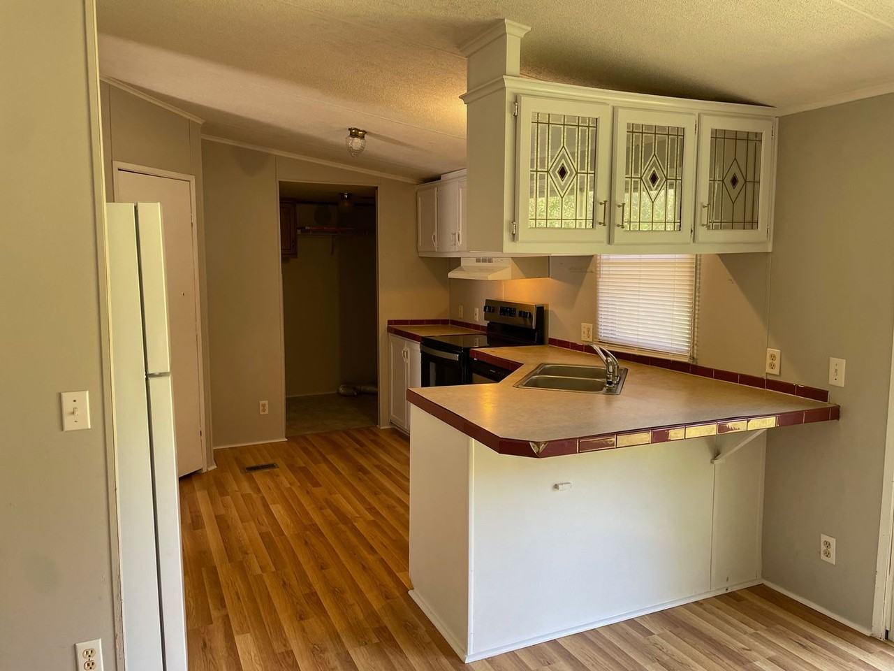 1089 Morning View Rd - Photo 5 of 20