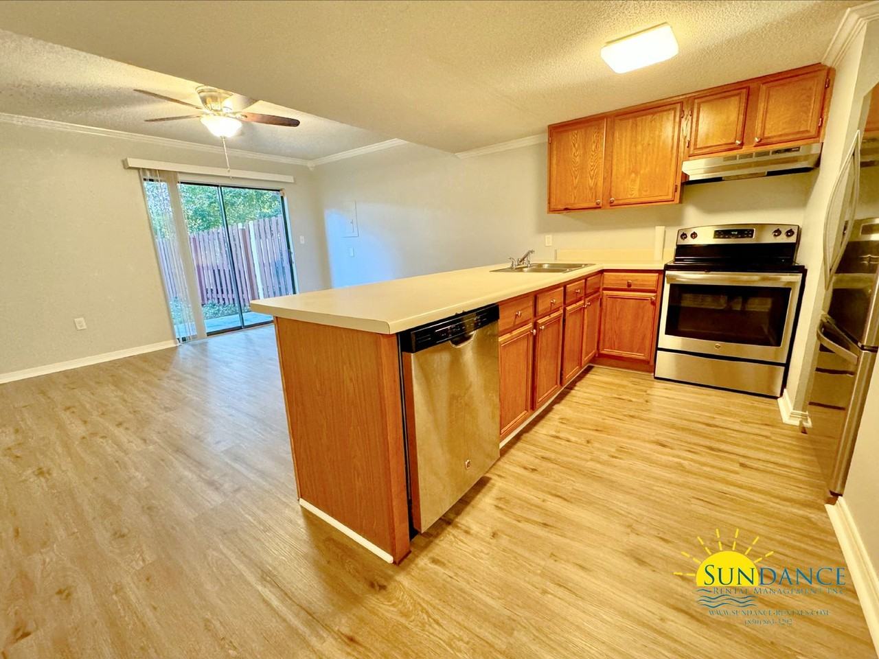 8 3rd St Se #C - Photo 4 of 13