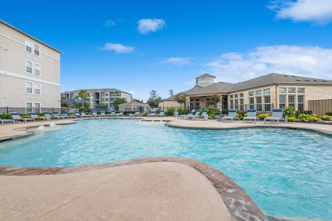 Retreat at Magnolia - Photo 4 of 41