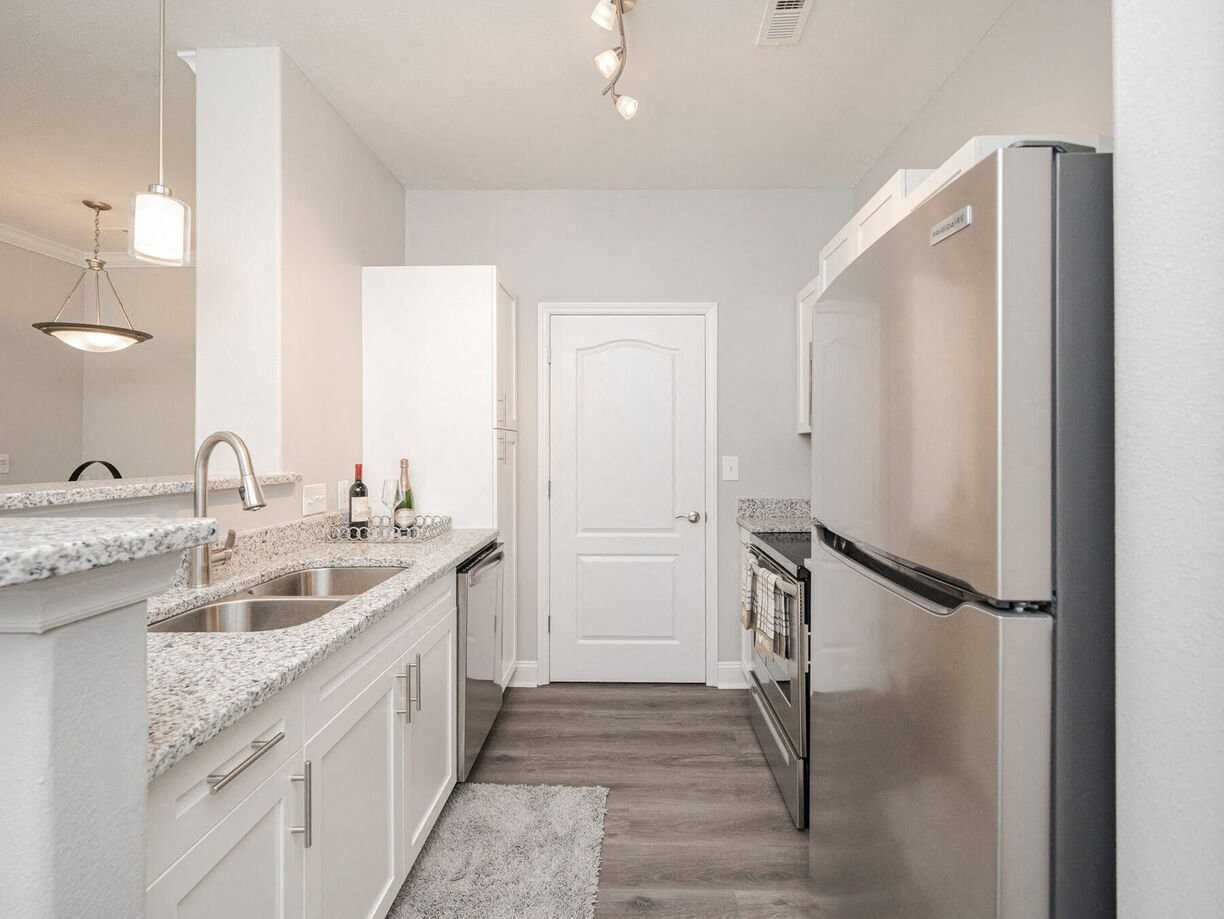 Brentmoor Apartments - Photo 2 of 64