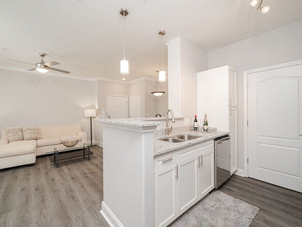 Brentmoor Apartments - Photo 5 of 64