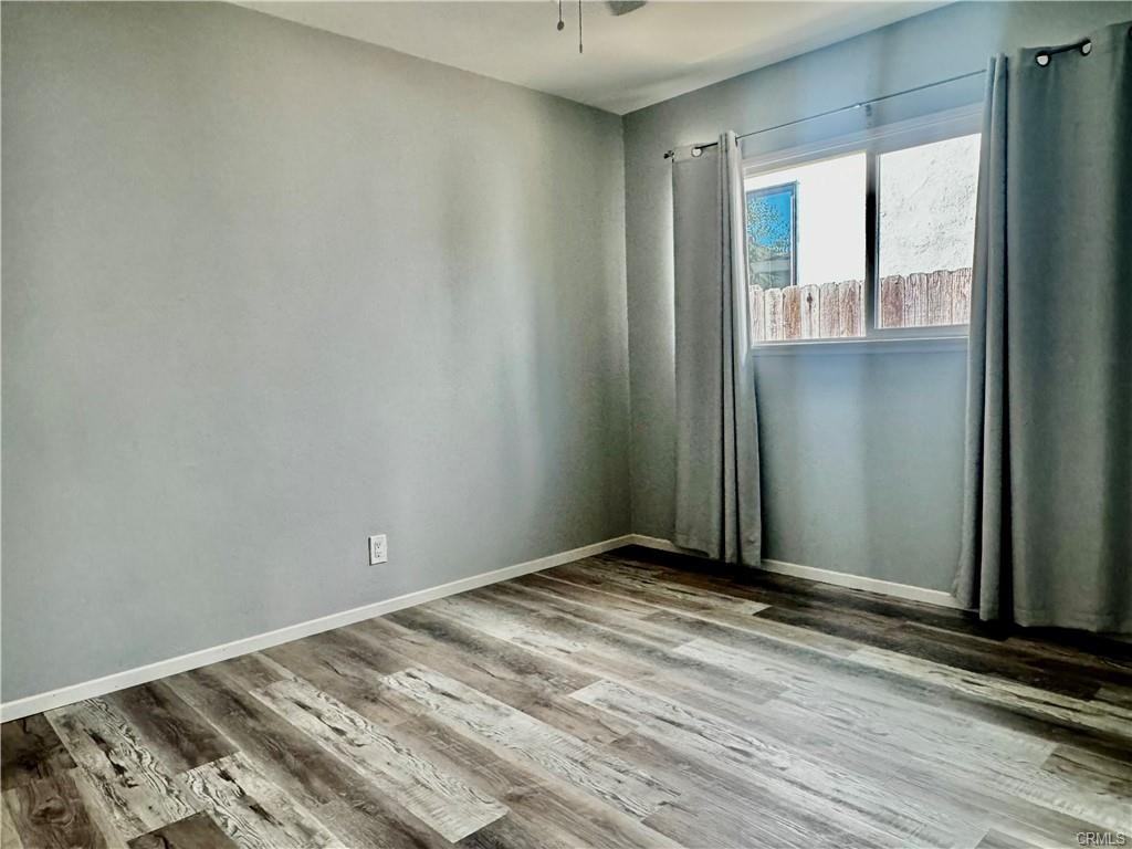 1266 7th Pl - Photo 3 of 8