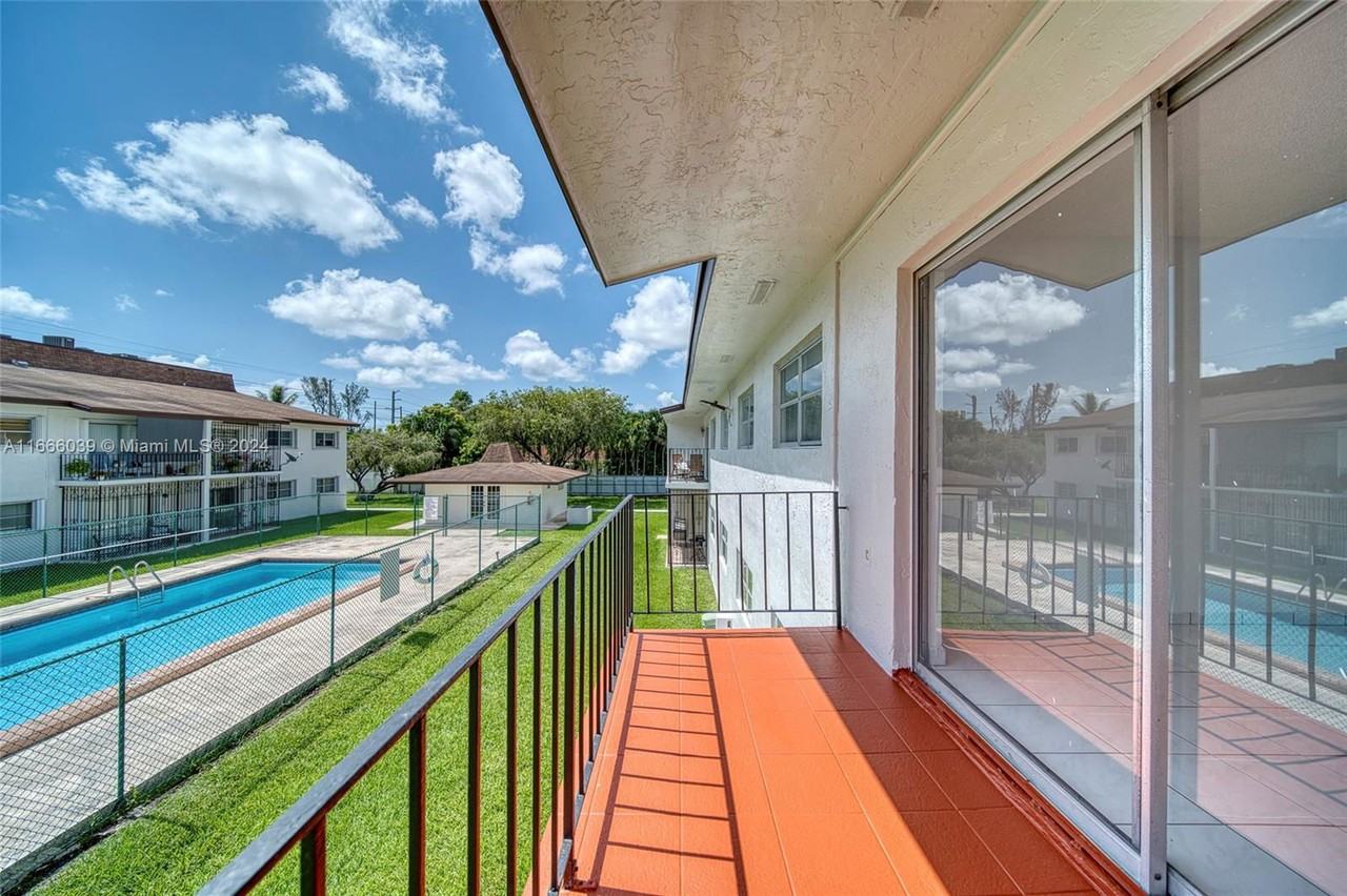 9520 Sw 8th St #222 - Photo 2 of 8