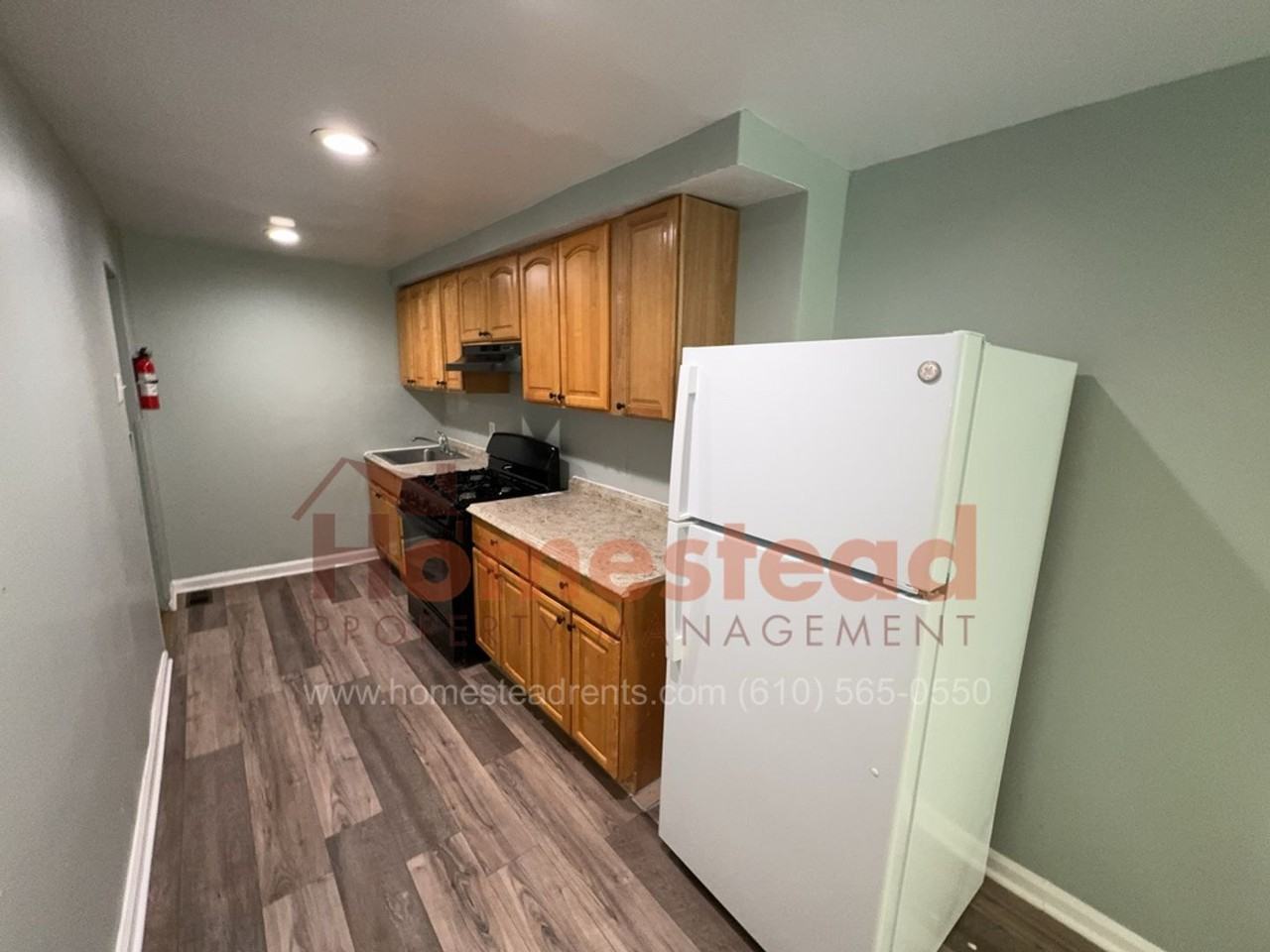 209 Hamilton Ave - Photo 4 of 40