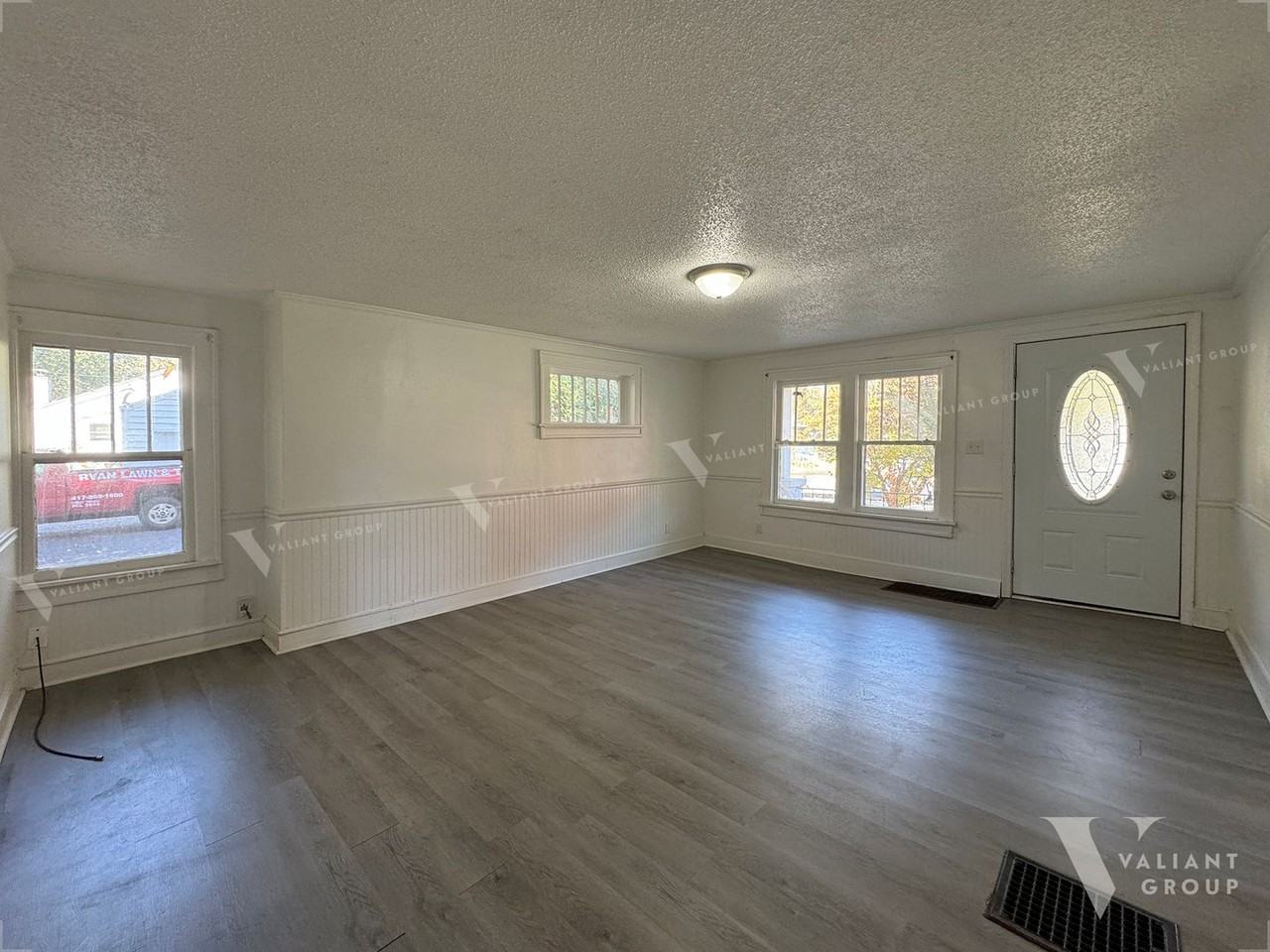 1700 E Cairo St - Photo 2 of 19