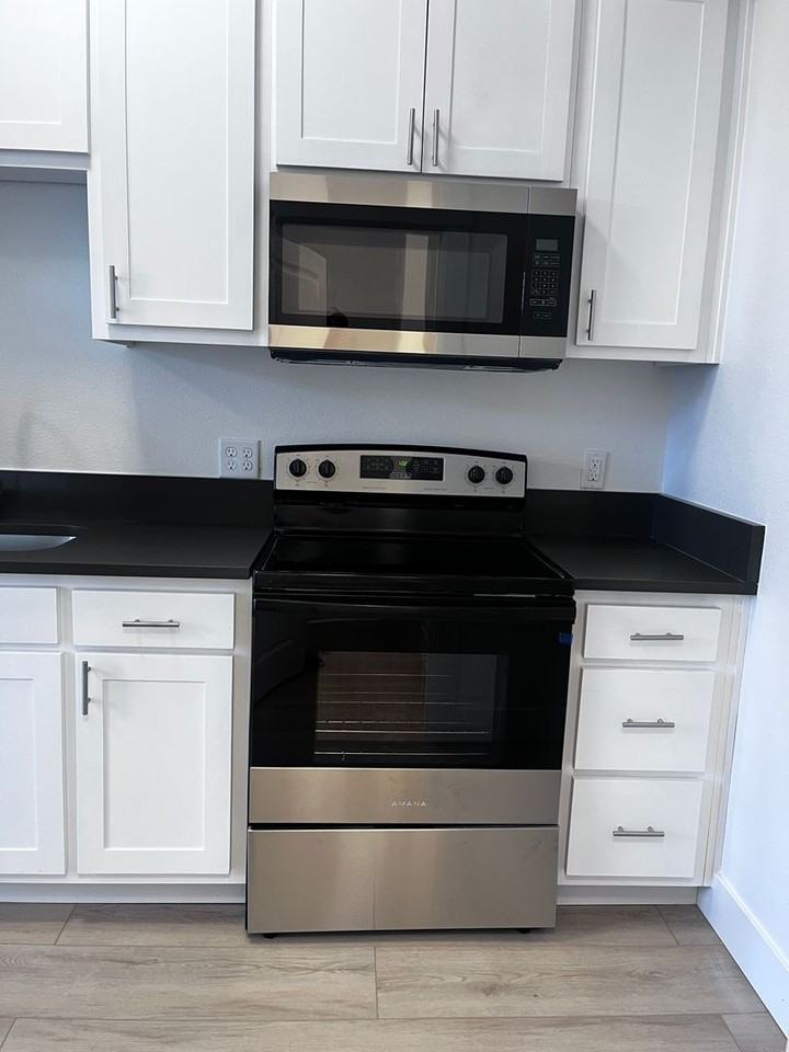 2385 Fairgrounds Rd NE - Photo 2 of 50