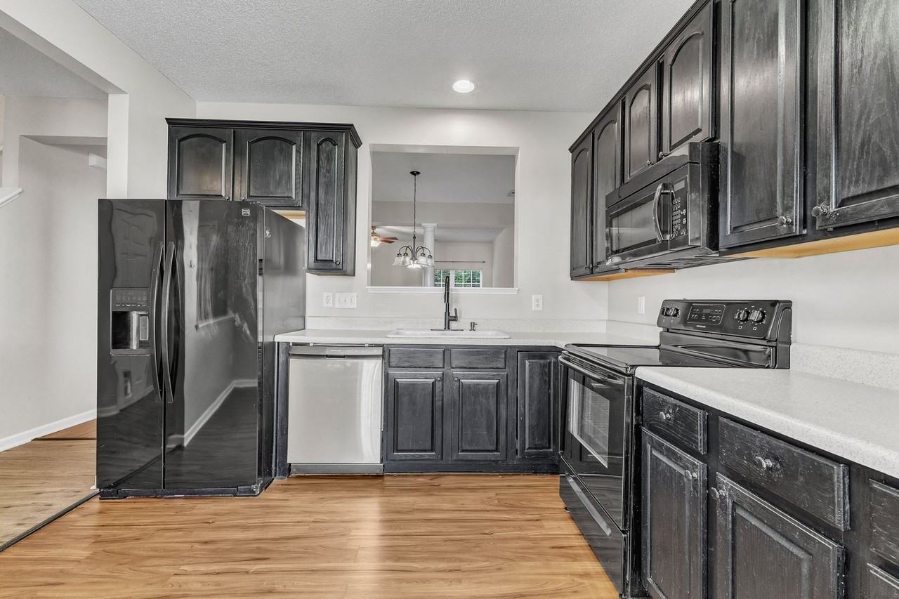 105 Parkerson Ln - Photo 7 of 25