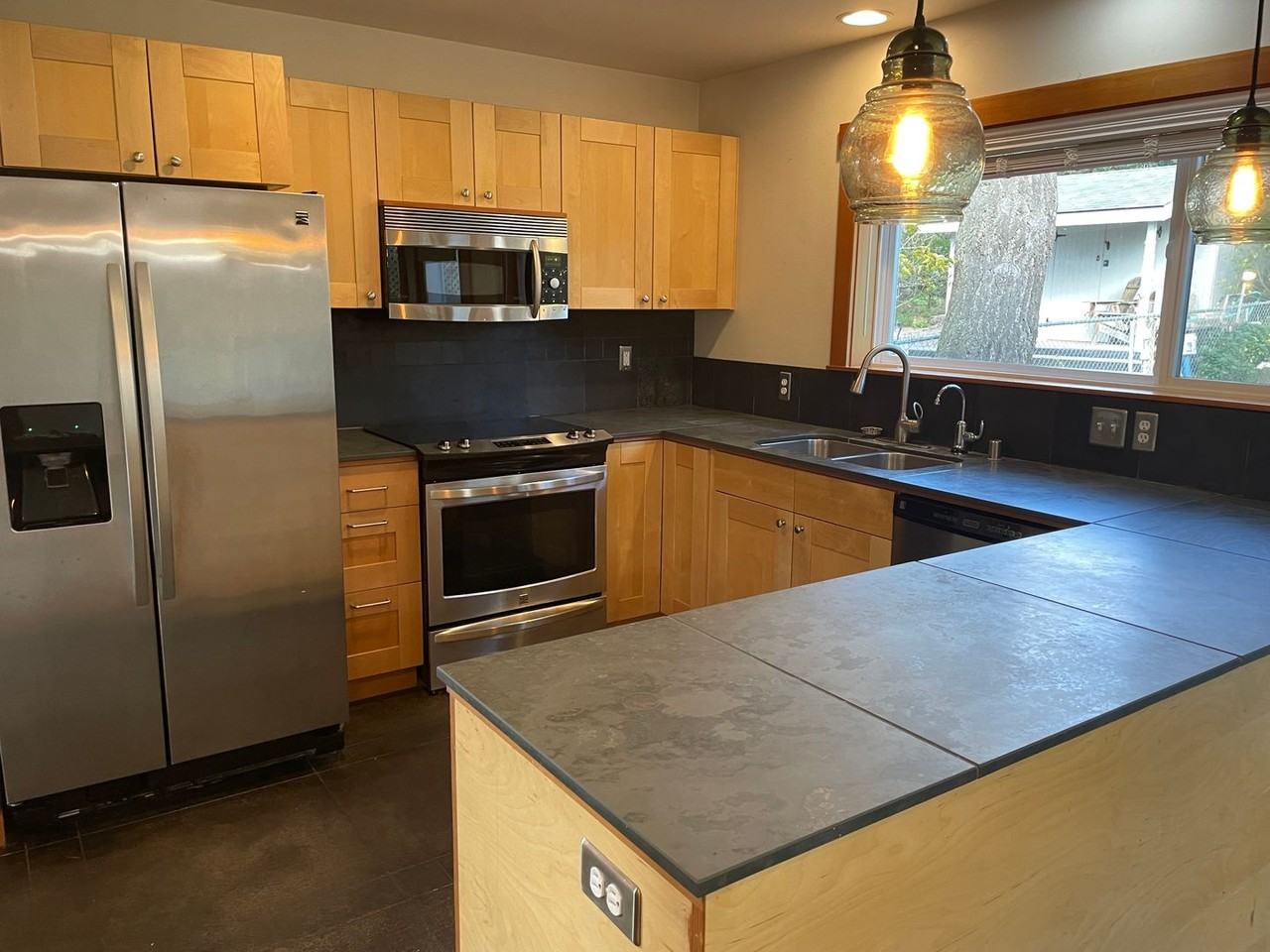 1273 Halsey Dr - Photo 2 of 39