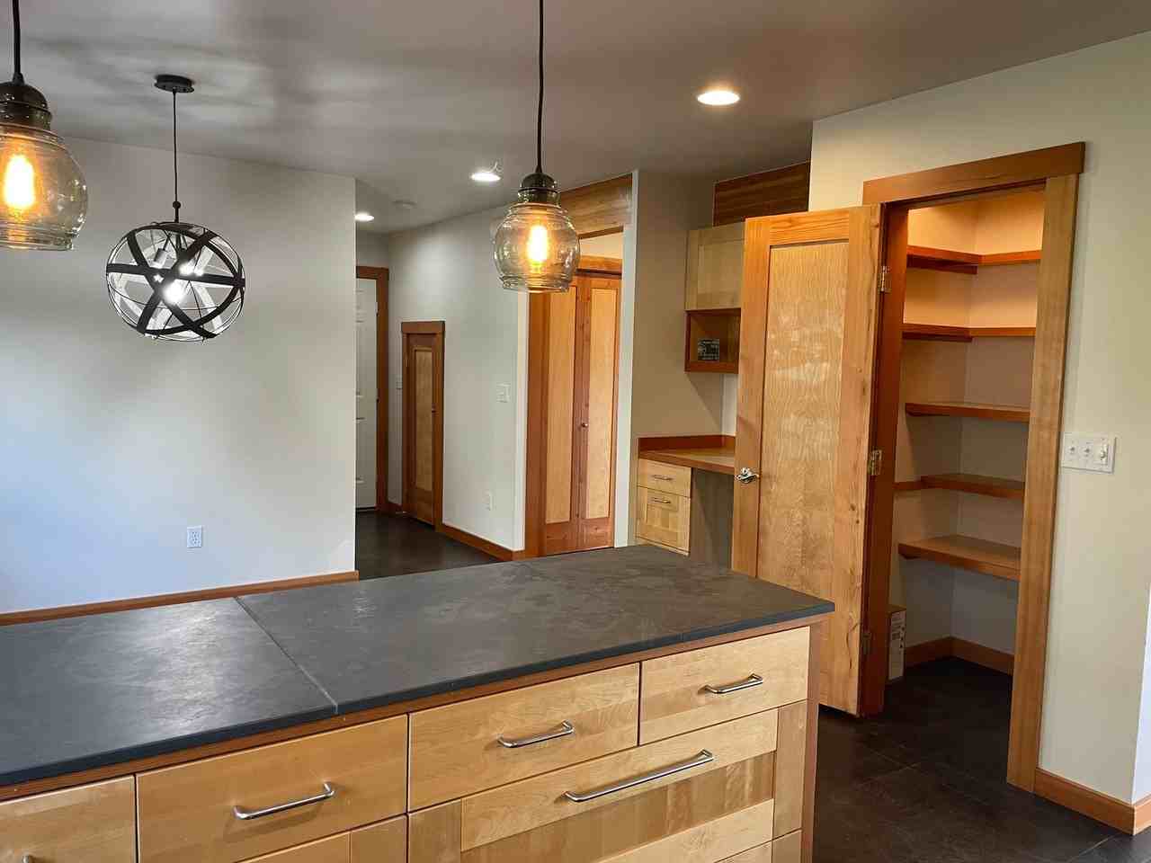 1273 Halsey Dr - Photo 4 of 39