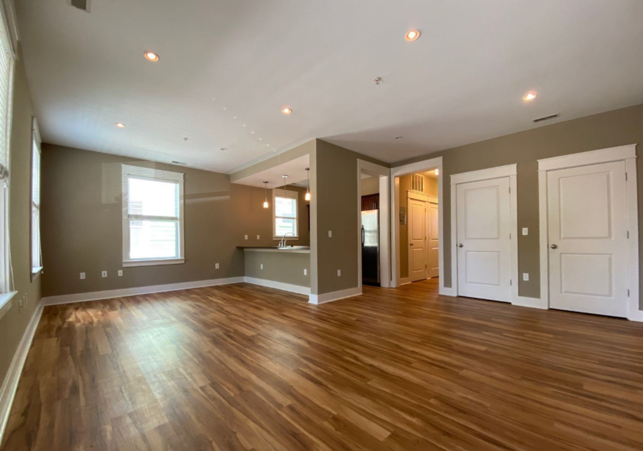 425 E. Hillside Drive - Photo 4 of 12