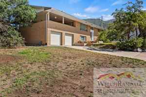 featured image of 2851 Oak Ln