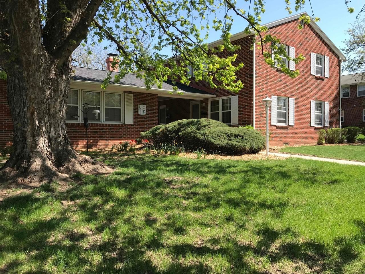 1913 Douglas Ave - Photo 2 of 16