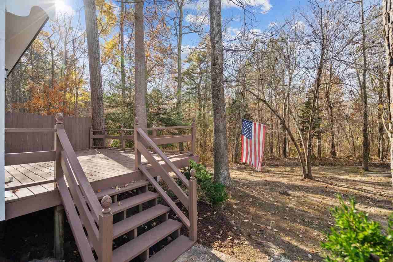 207 Jamestown Dr - Photo 3 of 19