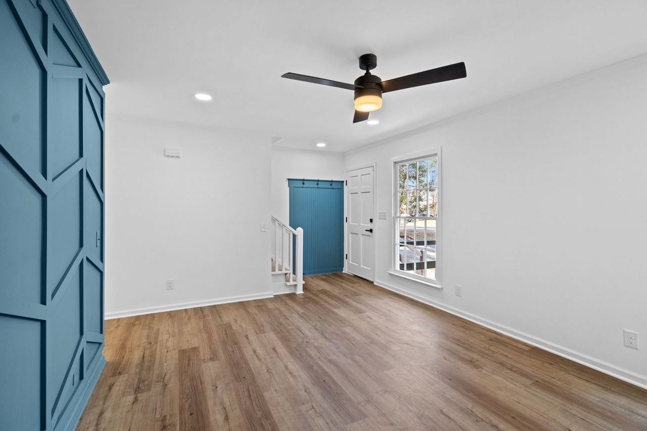 207 Jamestown Dr - Photo 7 of 19