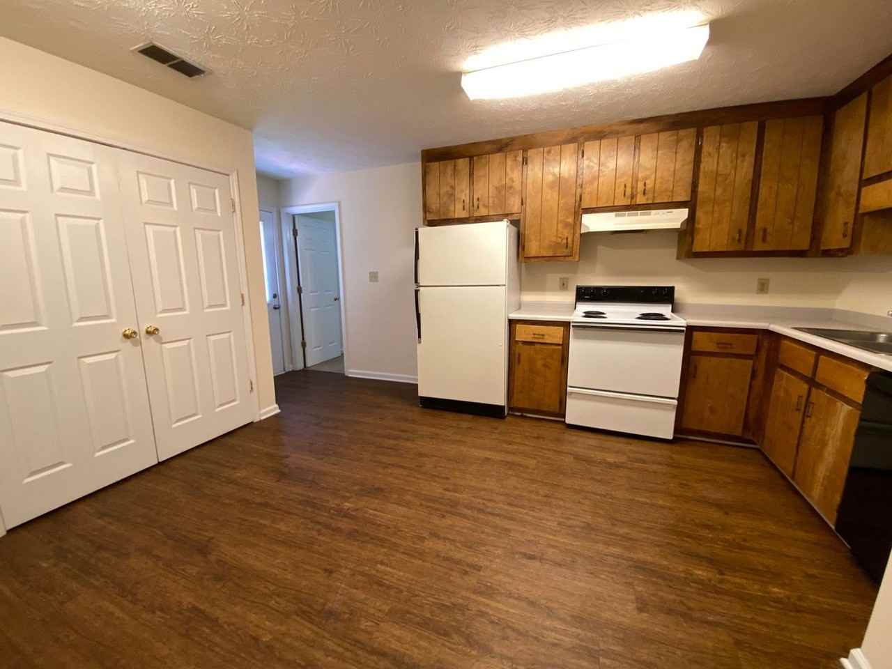 100 Hunter Run Road - Photo 2 of 13