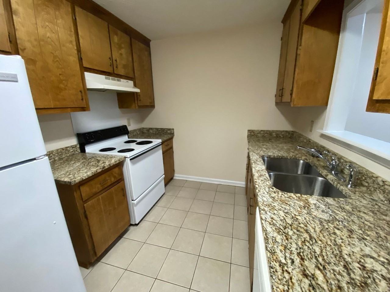 105 Hunters Run Rd - Photo 3 of 11